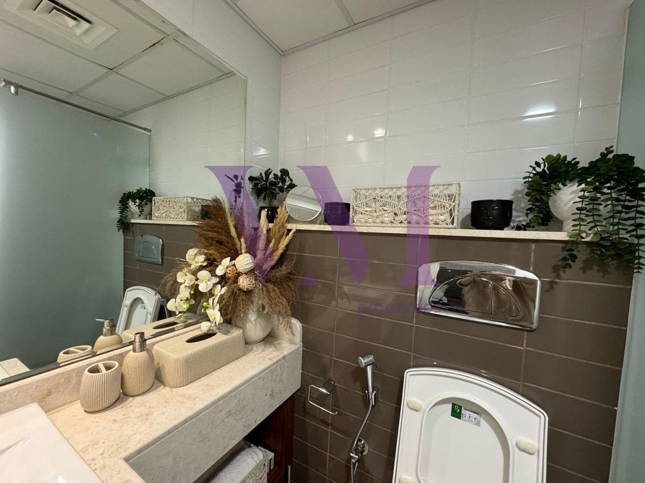 Well Furnished 1 bd | Beach access | Big Layout — Al Marjan Island