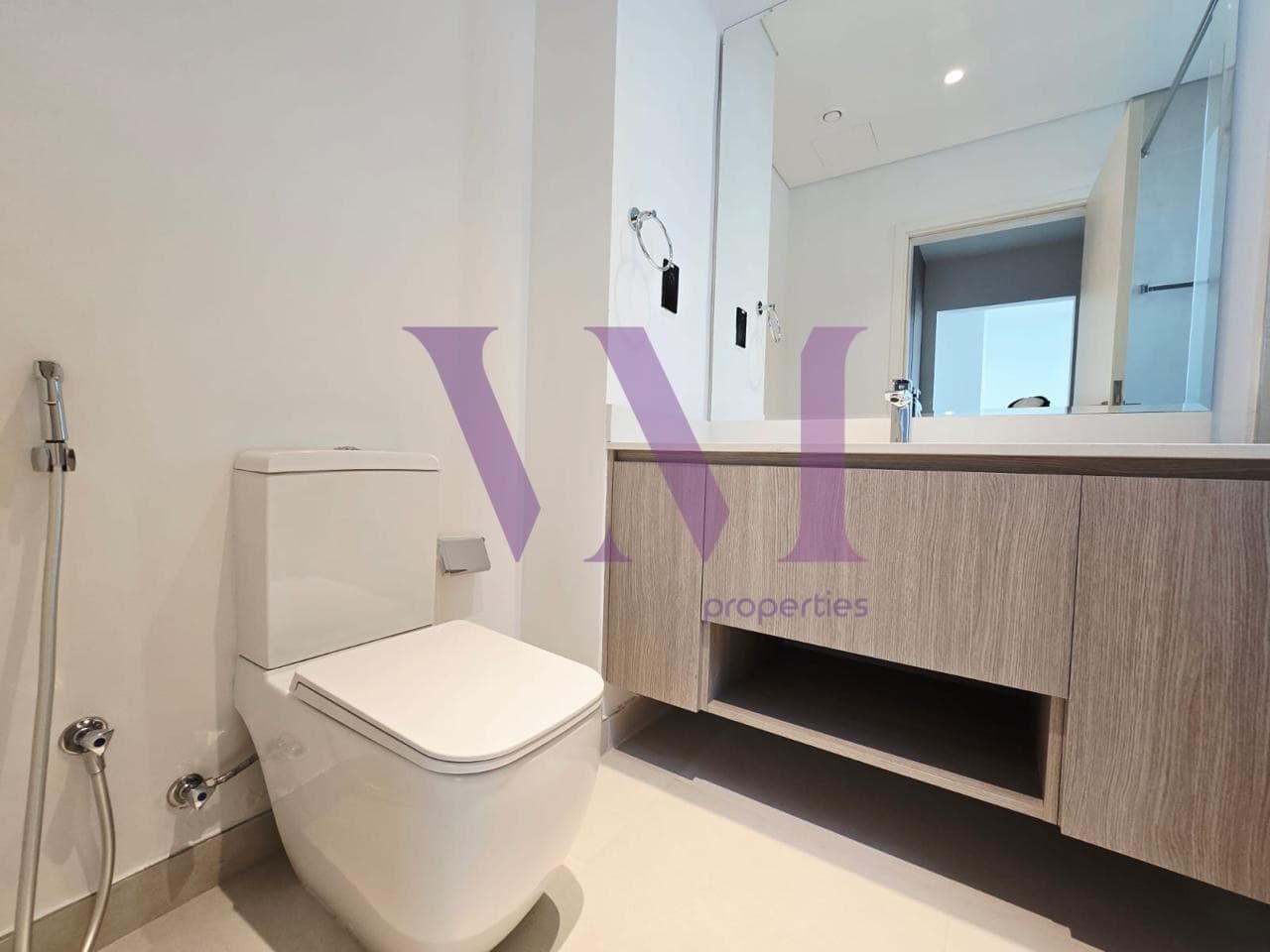 Modern 3BR Townhouse | Falcon island — Al Hamra Village
