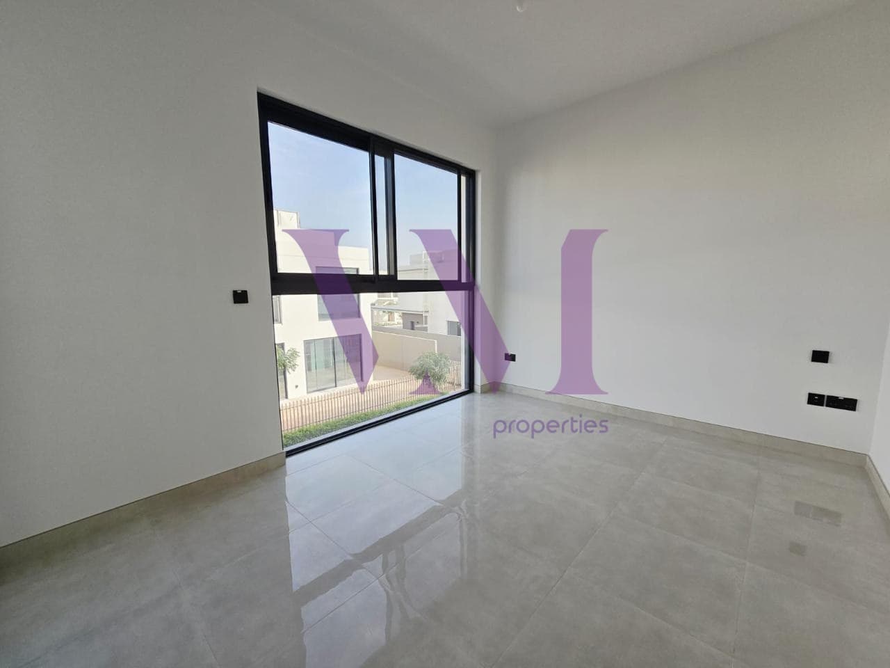 Modern 3BR Townhouse | Falcon island — Al Hamra Village