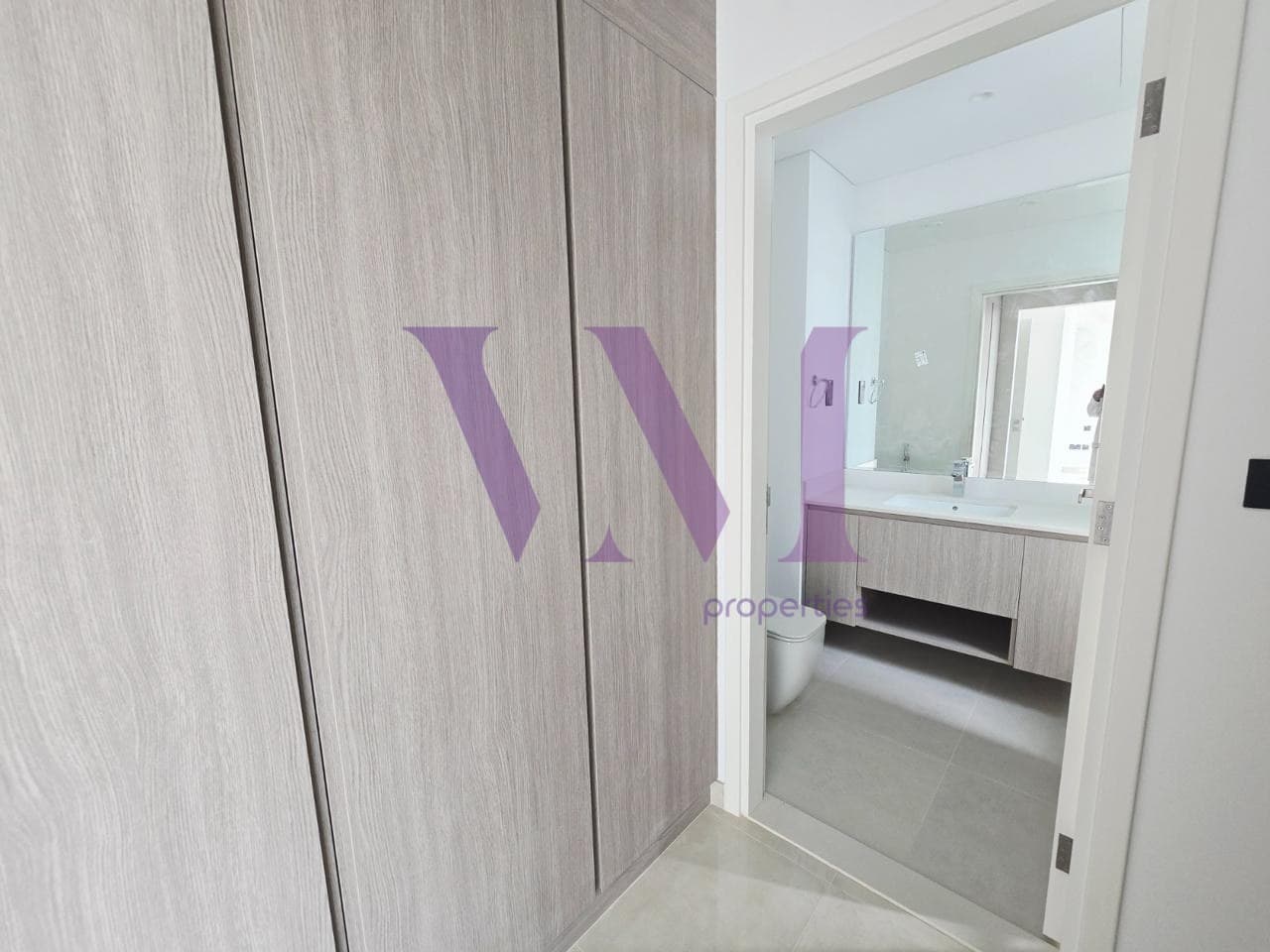 Modern 3BR Townhouse | Falcon island — Al Hamra Village