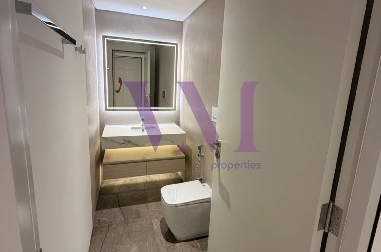 Waterfront Studio | Direct Sea View — Al Hamra Village