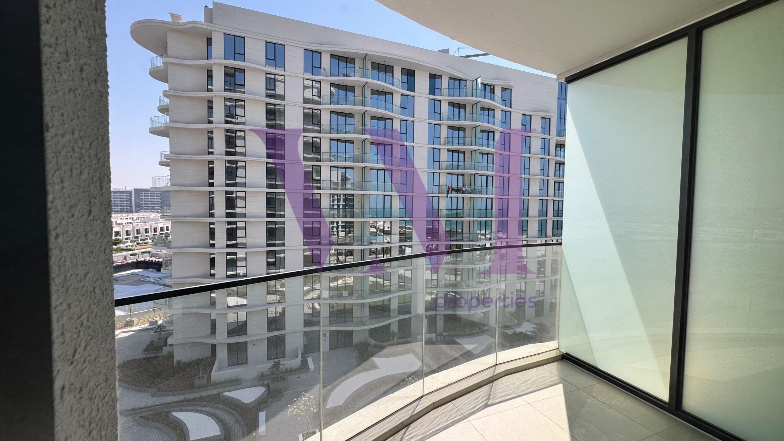 Modern 1BR Apartment | High Floor | Central 2 — Mina Al Arab