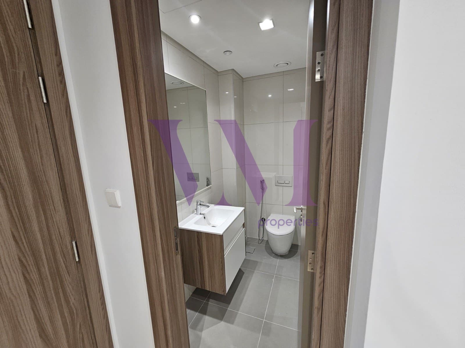 Luxury 1 Bed apartment for sale | Lagoon view — Mina Al Arab