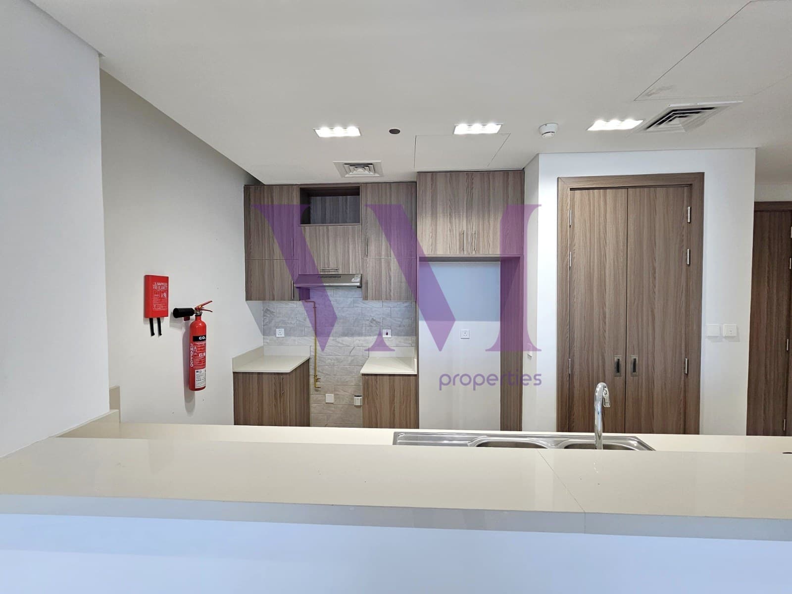 Luxury 1 Bed apartment for sale | Lagoon view — Mina Al Arab