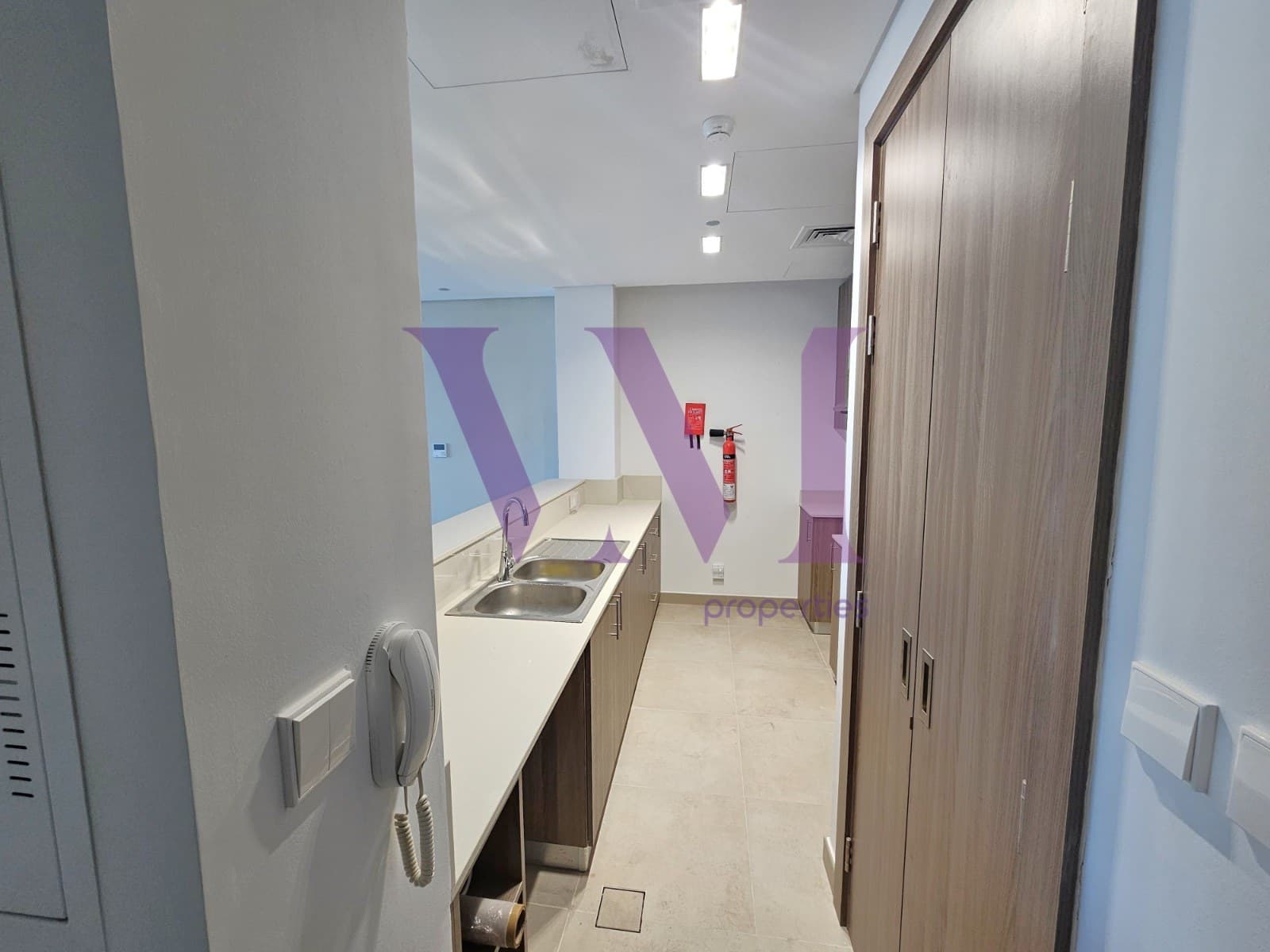 Luxury 1 Bed apartment for sale | Lagoon view — Mina Al Arab