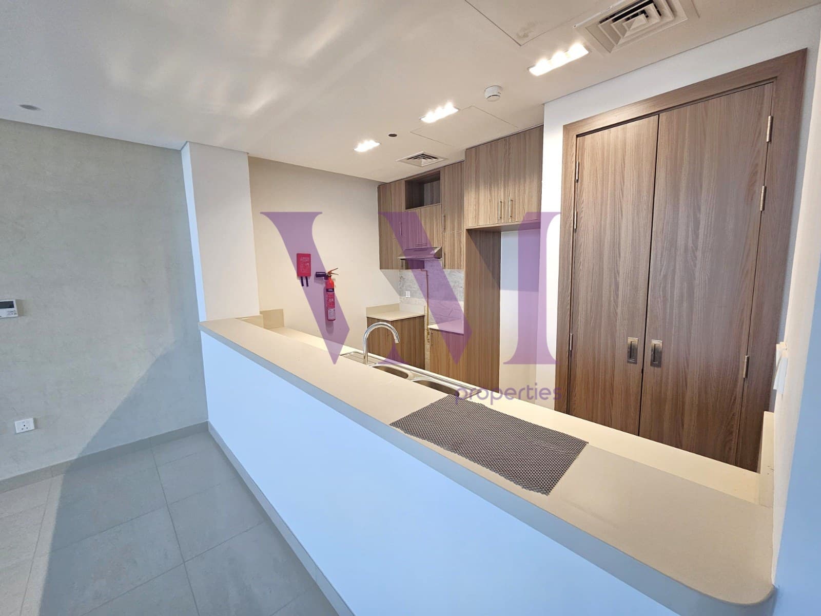 Luxury 1 Bed apartment for sale | Lagoon view — Mina Al Arab