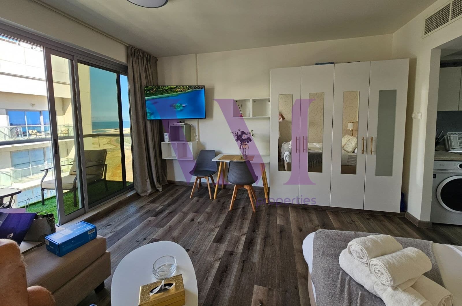 Stylish Upgraded Studio with Partial Sea View — Al Marjan Island