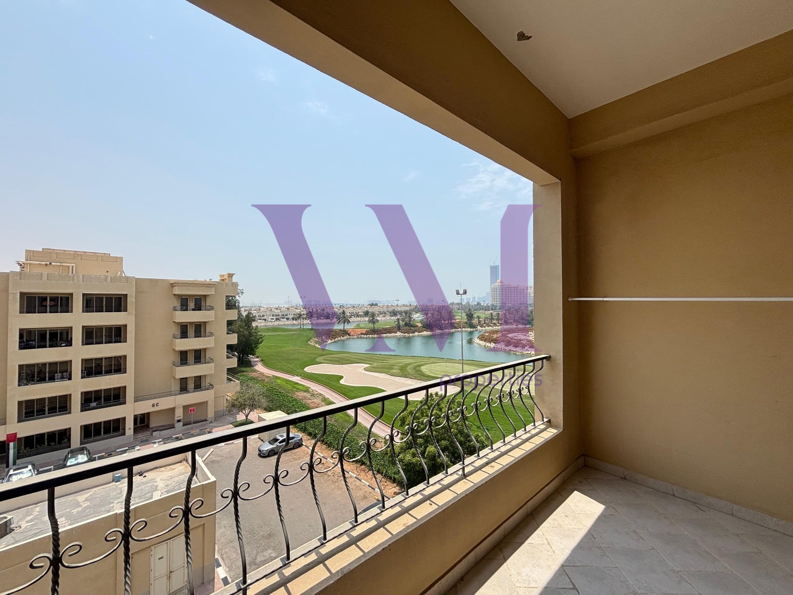 Spacious Studio | Walk to Mall | View In The Golf — Al Hamra Village