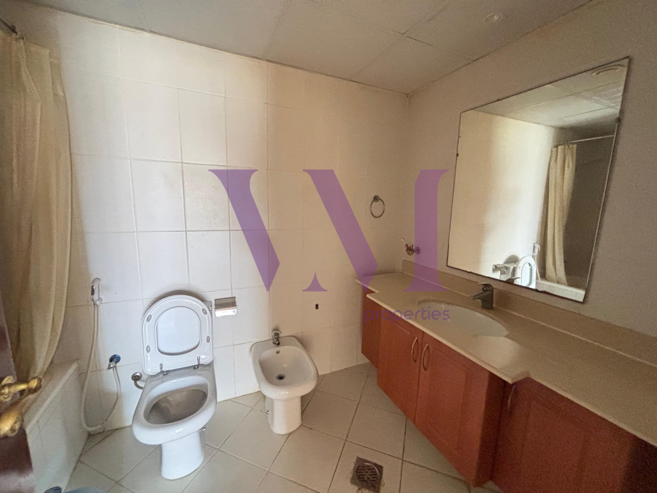 Spacious Studio | Walk to Mall | View In The Golf — Al Hamra Village