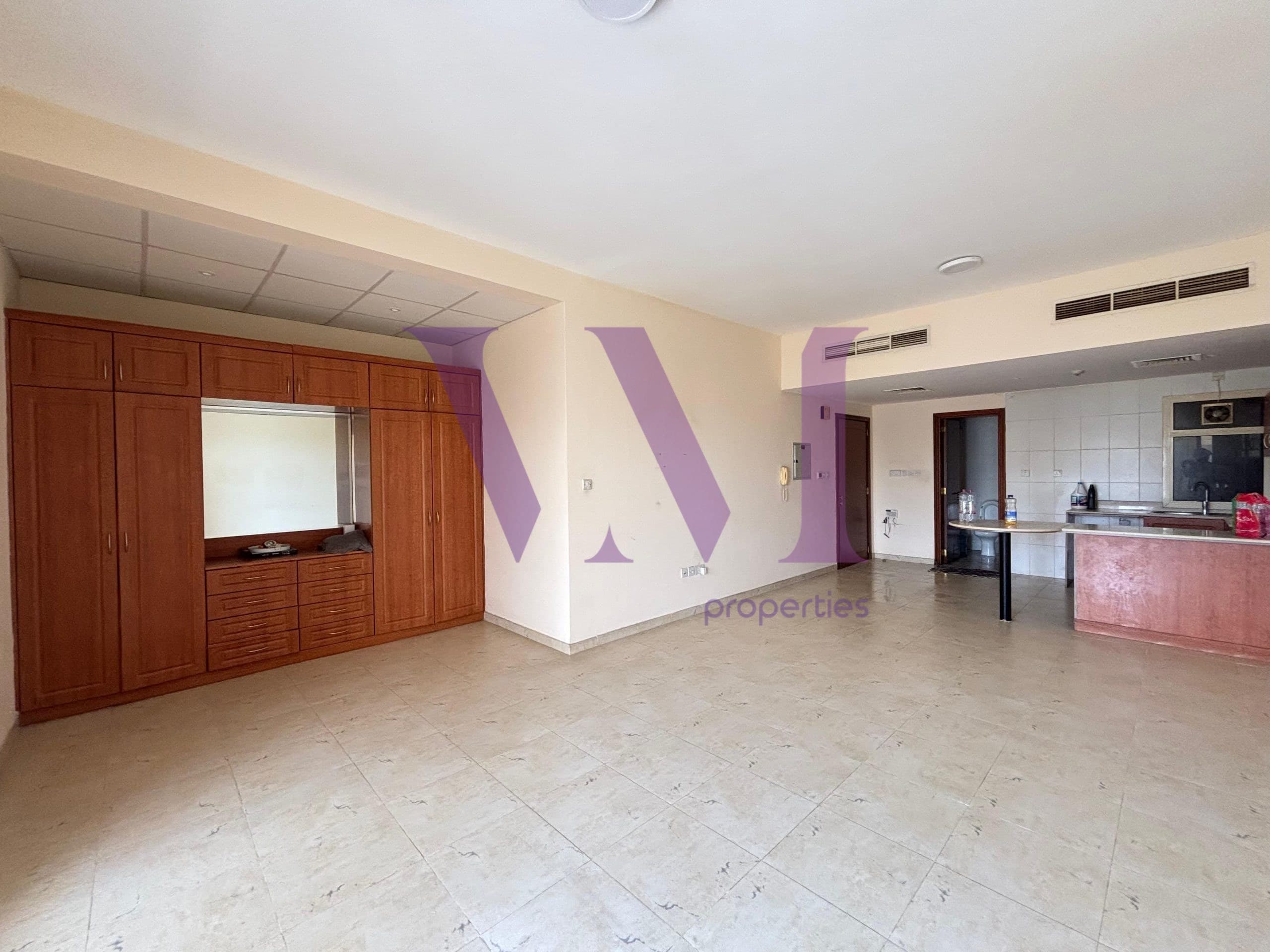 Spacious Studio | Walk to Mall | View In The Golf — Al Hamra Village