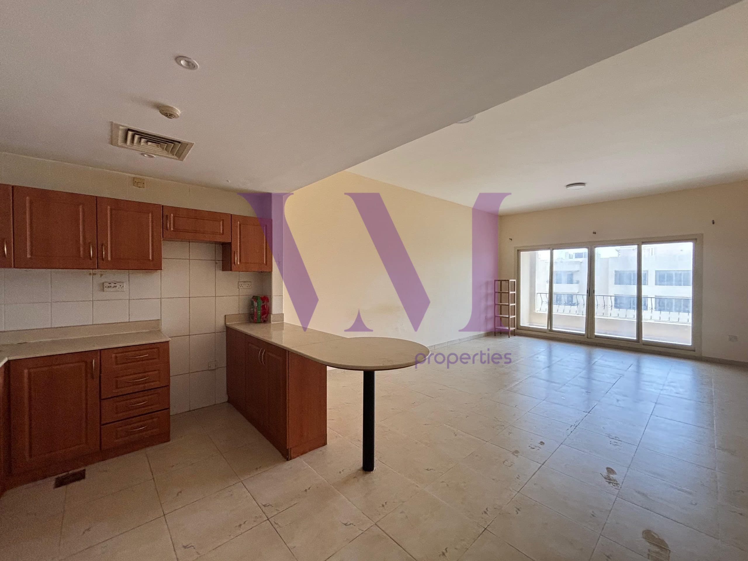 Spacious Studio | Walk to Mall | View In The Golf — Al Hamra Village