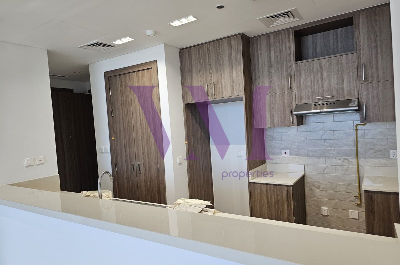 Ready 1-Bed Apartment, Gateway 2 | Hot Deal — Mina Al Arab
