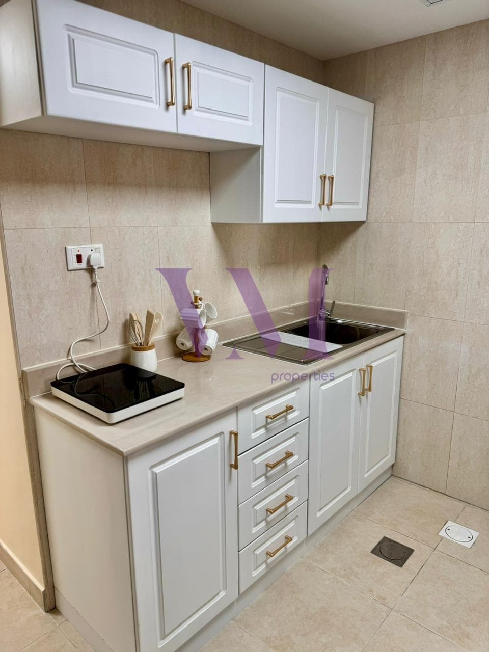 Spacious Furnished Studio | Ready To Move In — Al Hamra Village