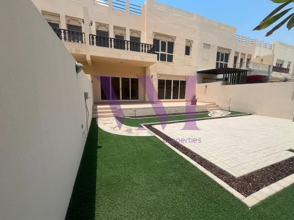 Spacious 4-Bed Townhouse | Prime Location — Al Hamra Village