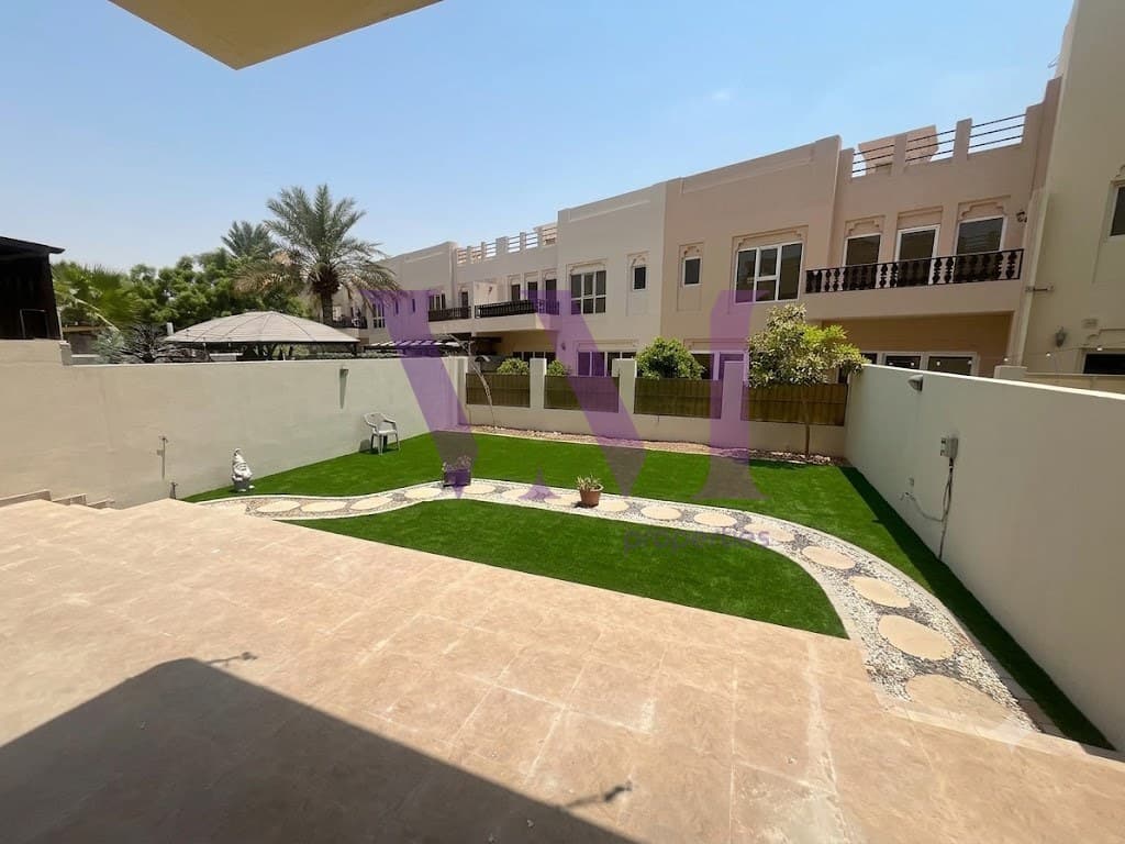 Spacious 4-Bed Townhouse | Prime Location — Al Hamra Village