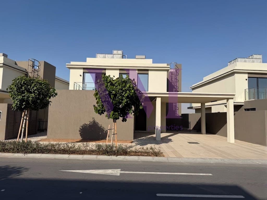 Spacious Luxury 4BR + Maid Townhouse | Beachfront — Al Hamra Village