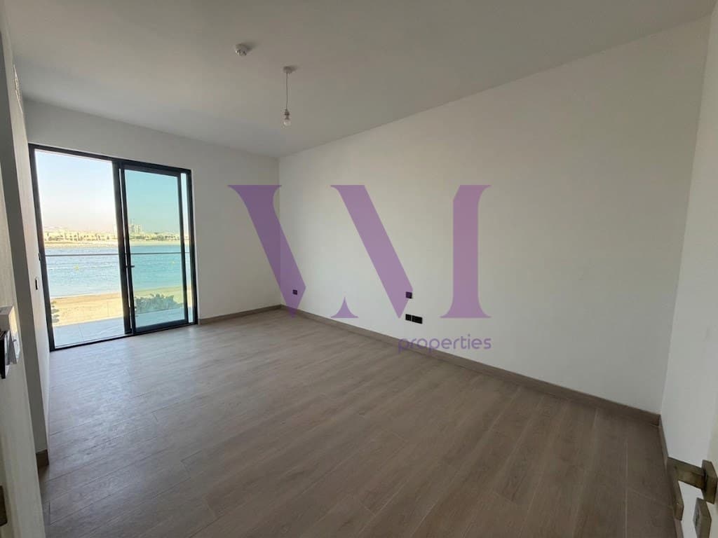 Spacious Luxury 4BR + Maid Townhouse | Beachfront — Al Hamra Village