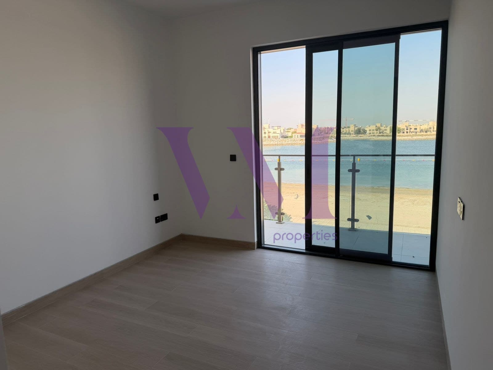 Spacious Luxury 4BR + Maid Townhouse | Beachfront — Al Hamra Village