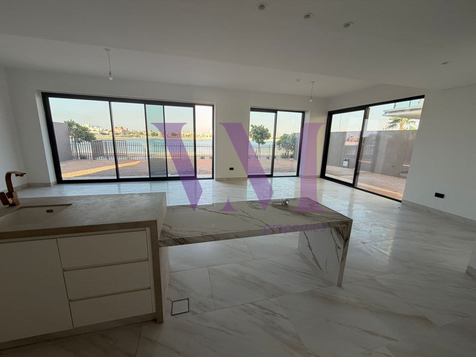 Spacious Luxury 4BR + Maid Townhouse | Beachfront — Al Hamra Village