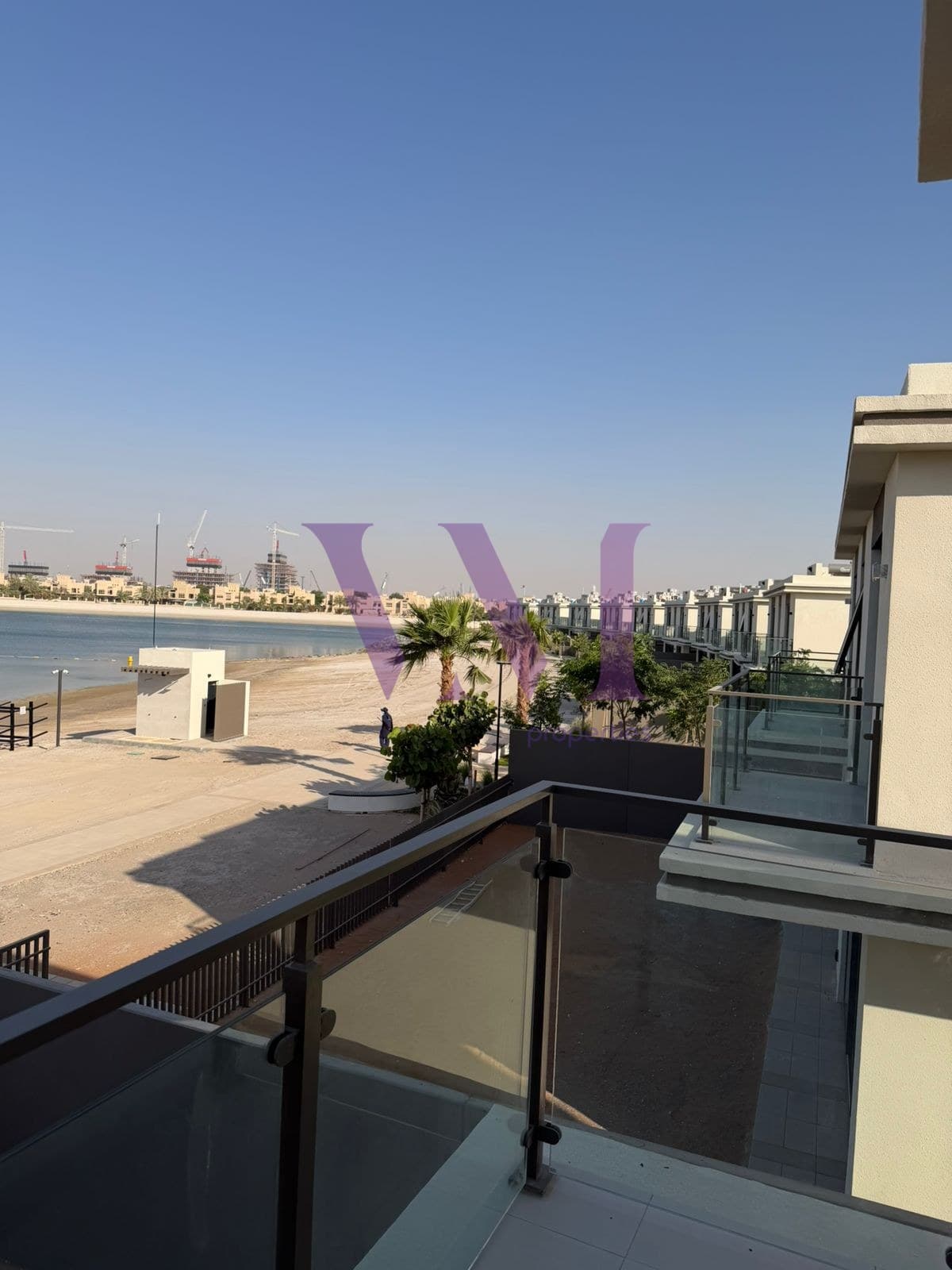 Spacious Luxury 4BR + Maid Townhouse | Beachfront — Al Hamra Village