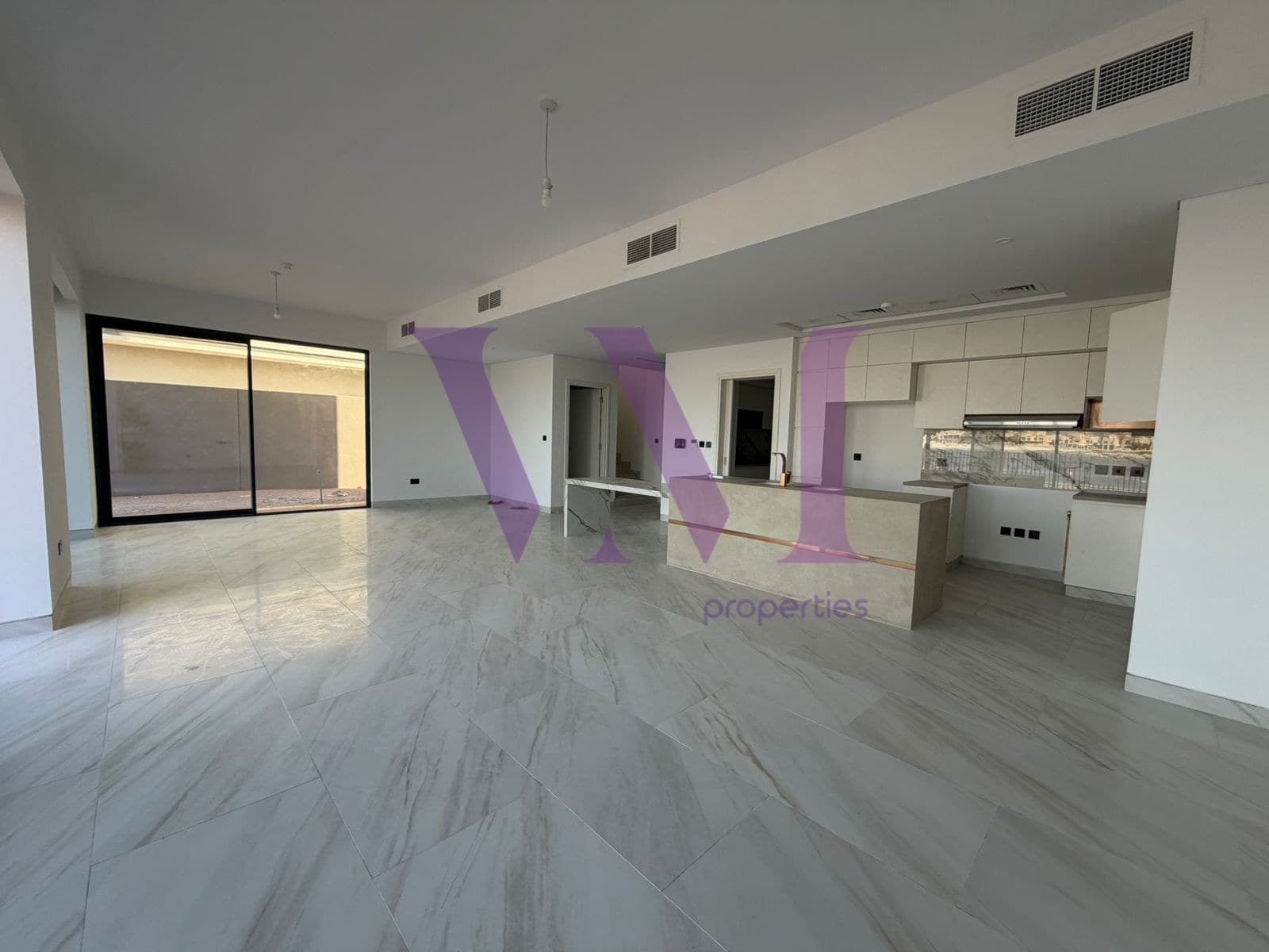 Spacious Luxury 4BR + Maid Townhouse | Beachfront — Al Hamra Village