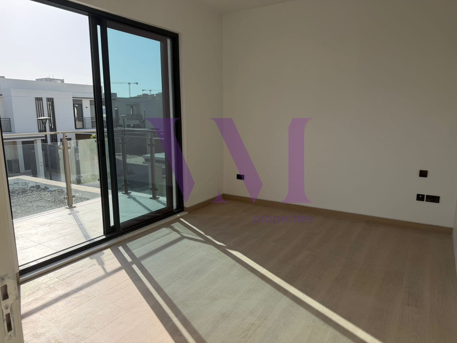 Spacious Luxury 4BR + Maid Townhouse | Beachfront — Al Hamra Village