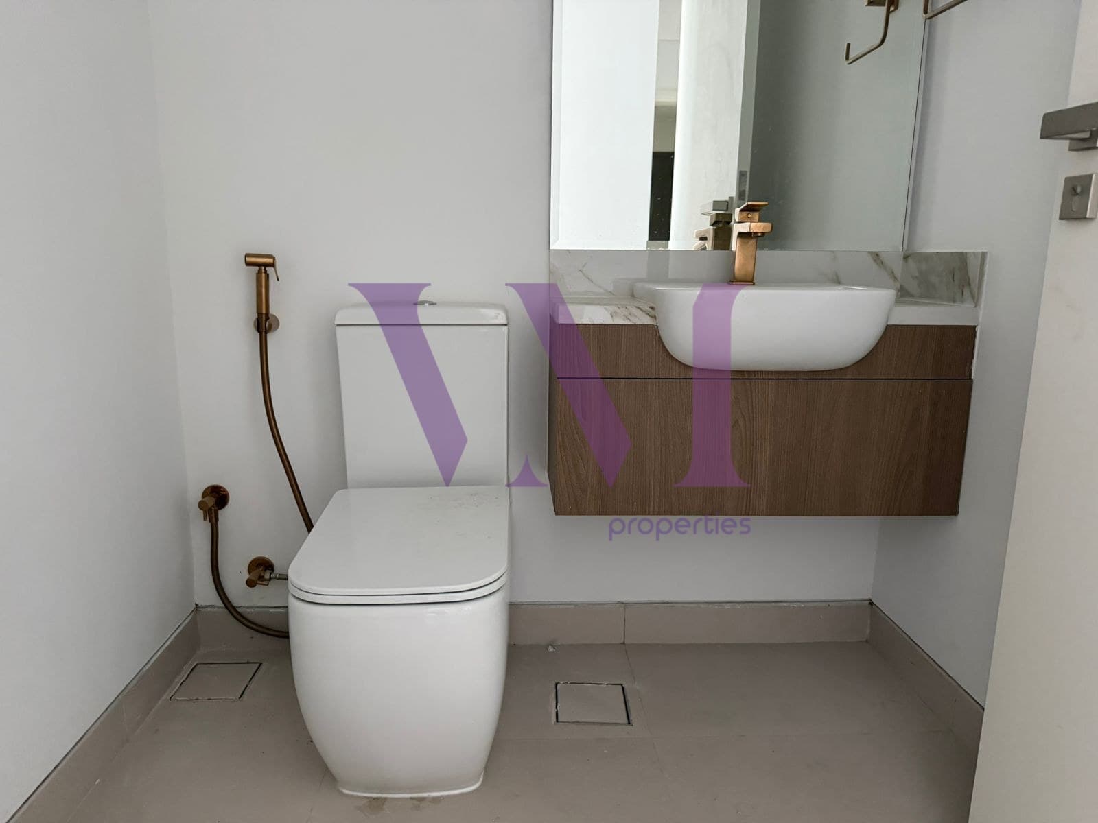 Spacious Luxury 4BR + Maid Townhouse | Beachfront — Al Hamra Village