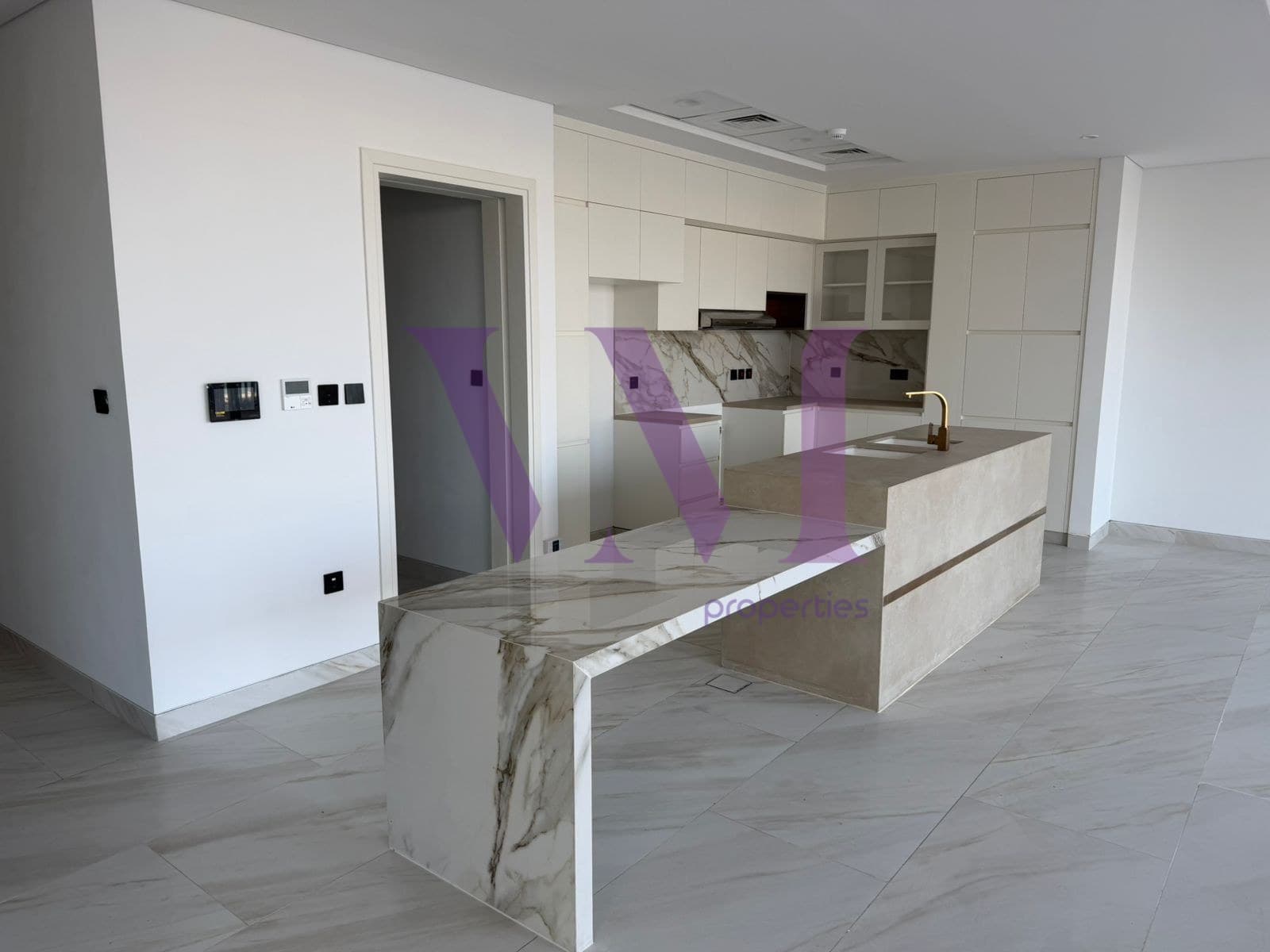 Spacious Luxury 4BR + Maid Townhouse | Beachfront — Al Hamra Village