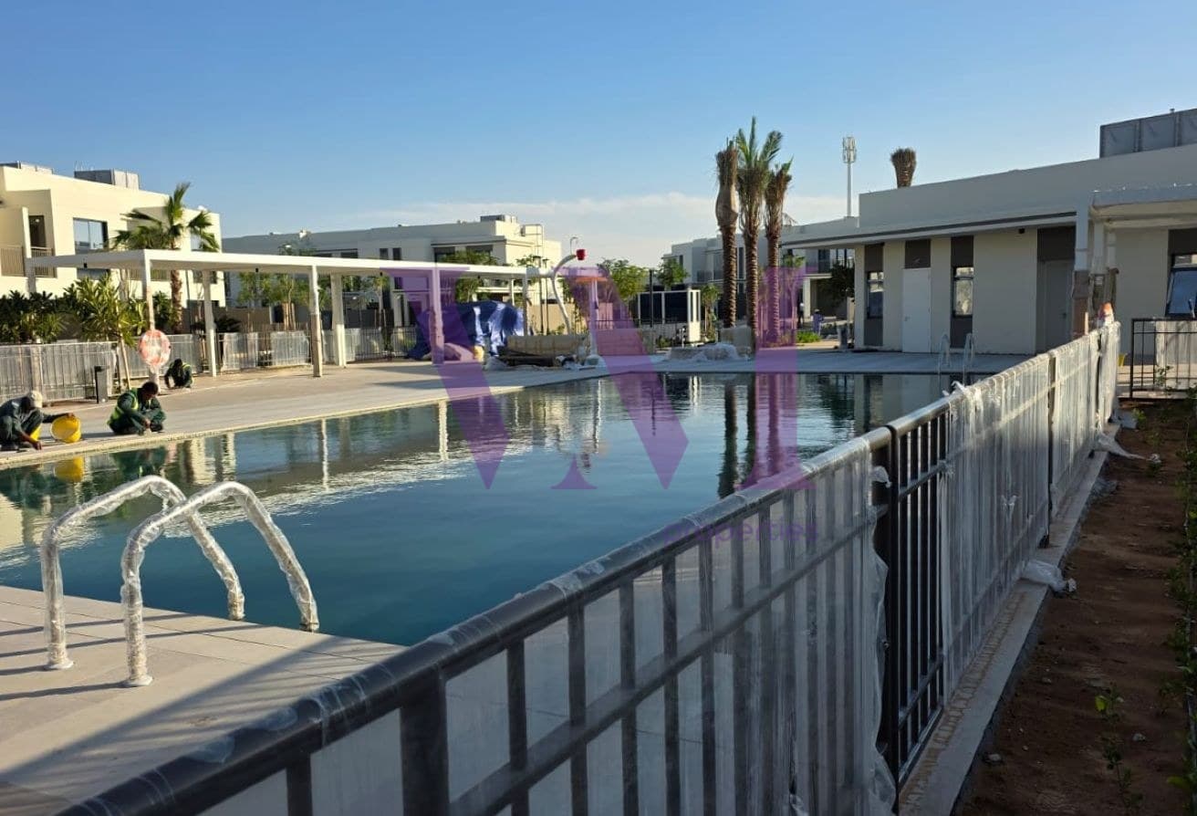 Spacious Luxury 4BR + Maid Townhouse | Beachfront — Al Hamra Village