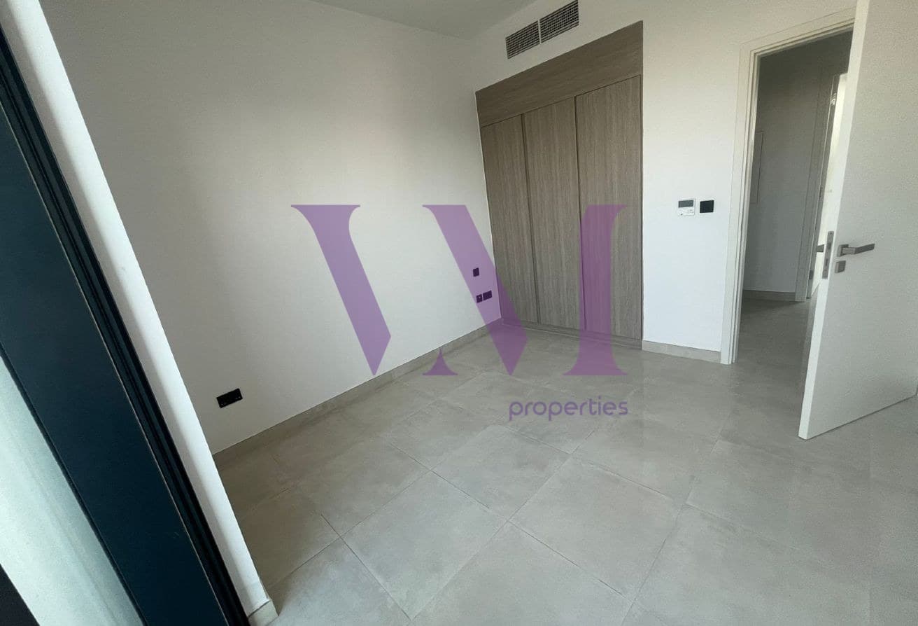 Canal View 3 BR + Maid | Falcon North — Al Hamra Village
