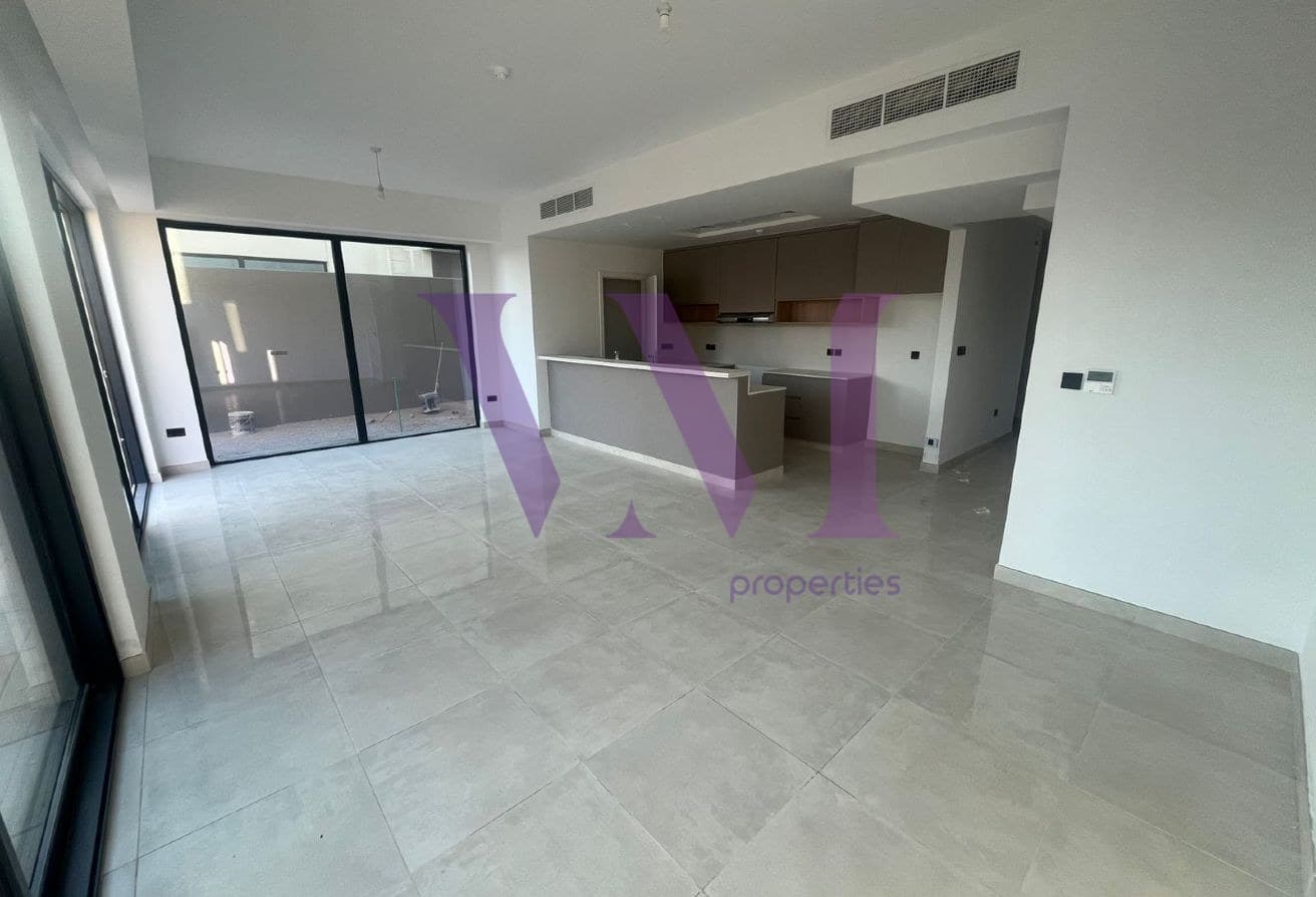 Canal View 3 BR + Maid | Falcon North — Al Hamra Village