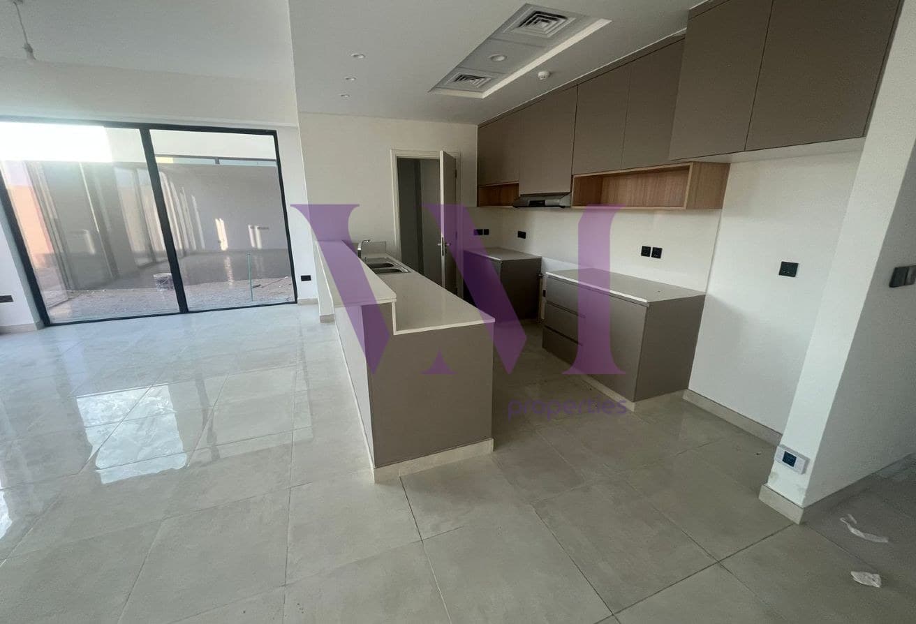 Canal View 3 BR + Maid | Falcon North — Al Hamra Village