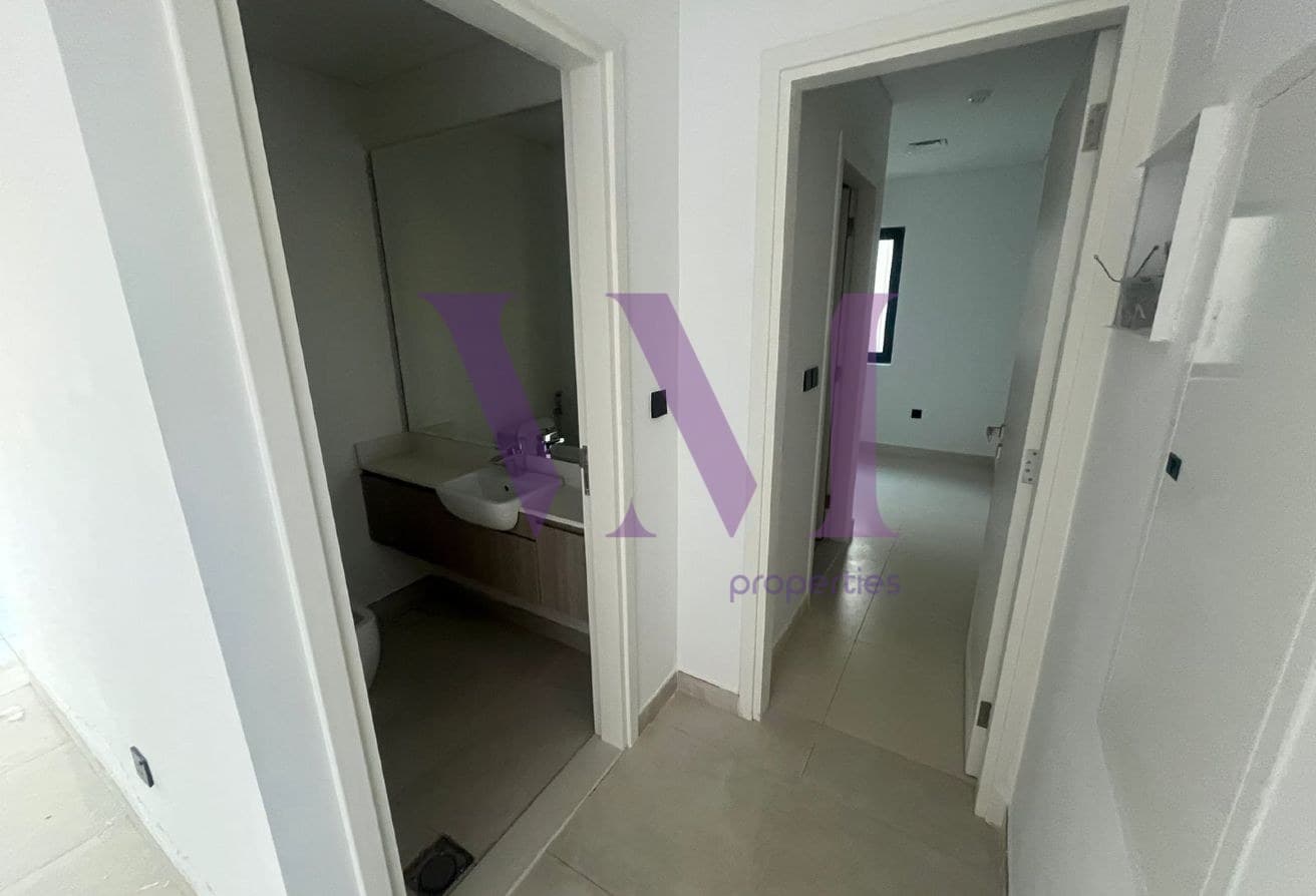 Canal View 3 BR + Maid | Falcon North — Al Hamra Village