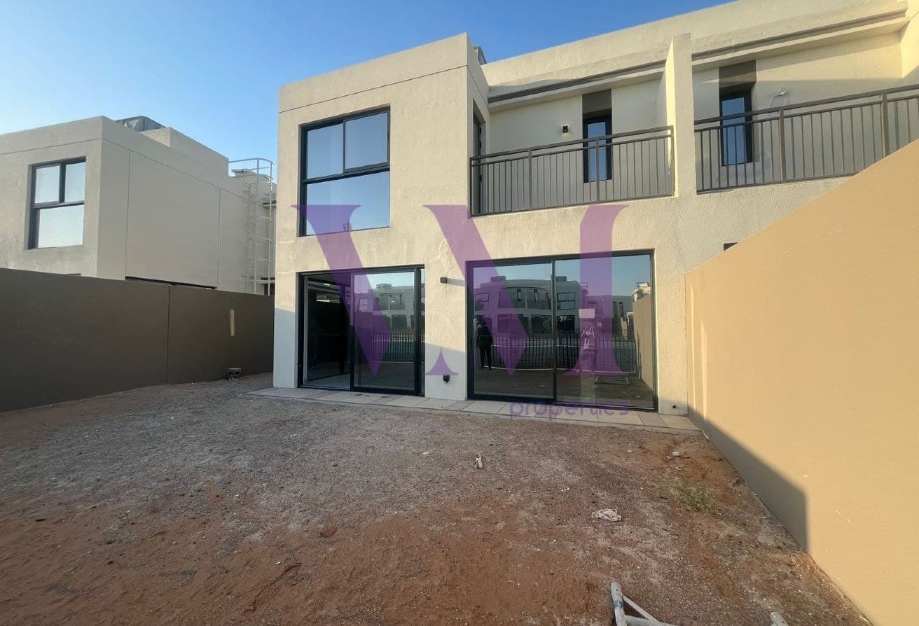 Canal View 3 BR + Maid | Falcon North — Al Hamra Village