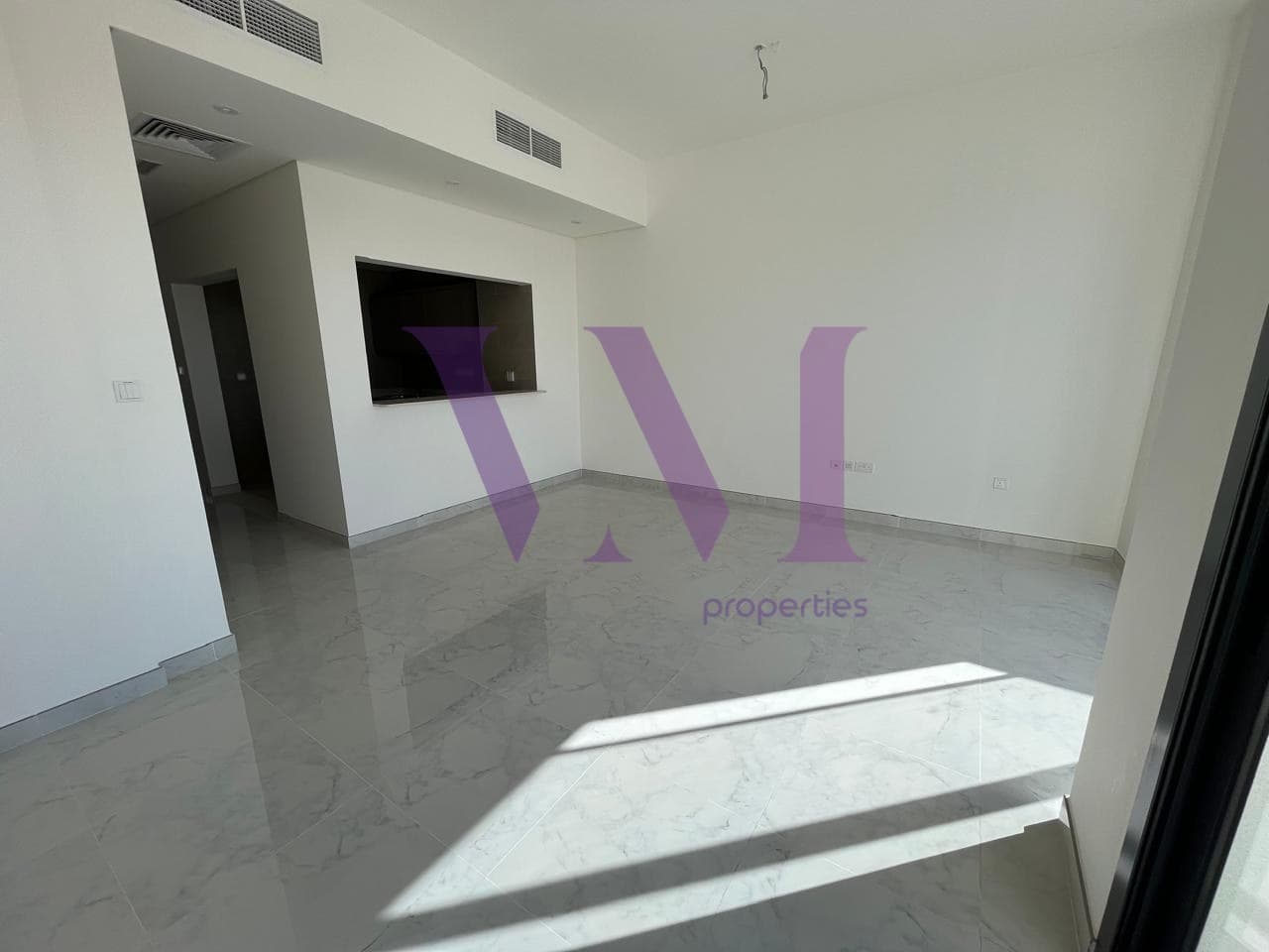 Spacious Family Villa | Excellent Condition — Mina Al Arab