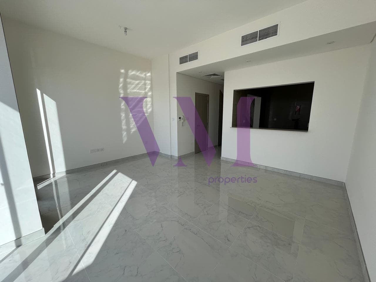 Spacious Family Villa | Excellent Condition — Mina Al Arab