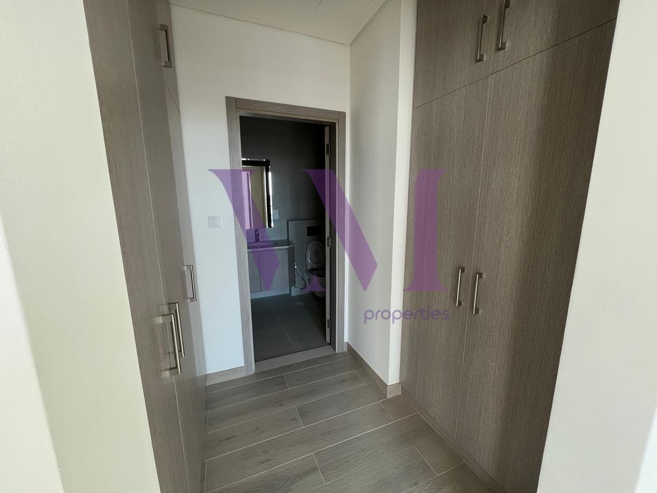 Spacious Family Villa | Excellent Condition — Mina Al Arab
