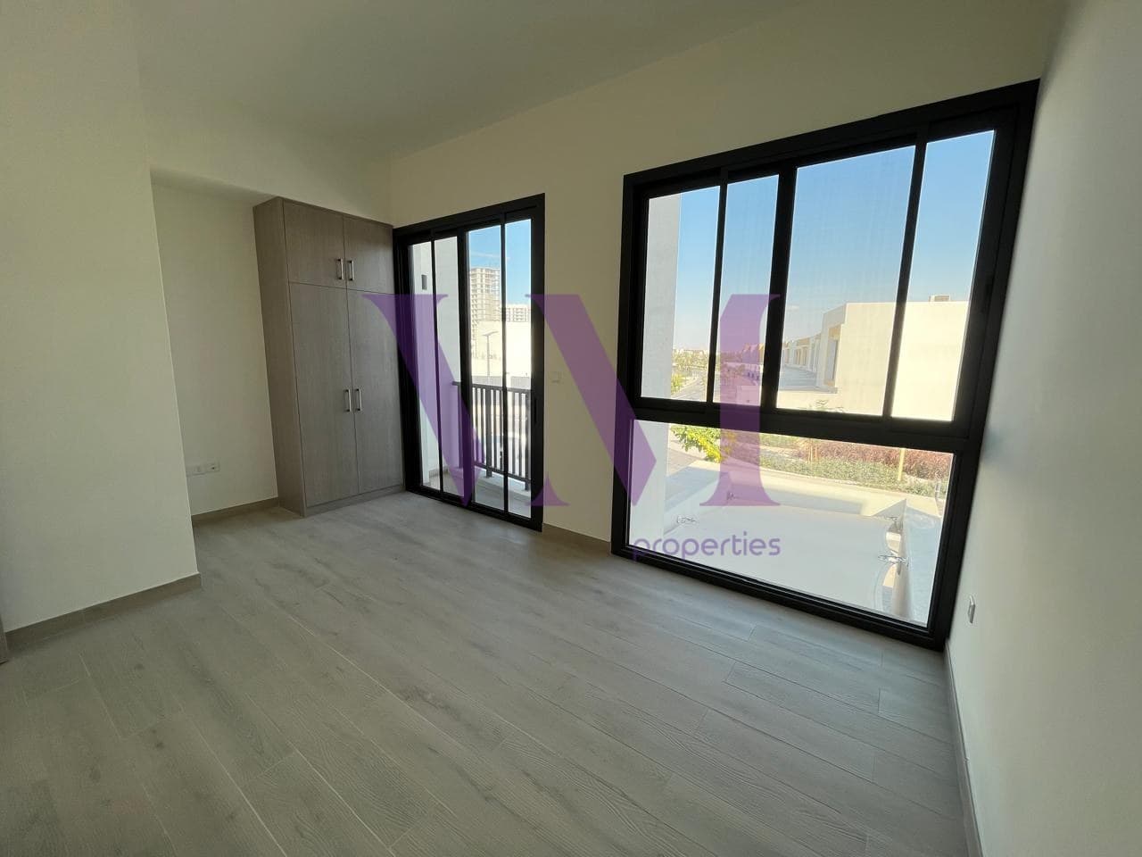 Spacious Family Villa | Excellent Condition — Mina Al Arab