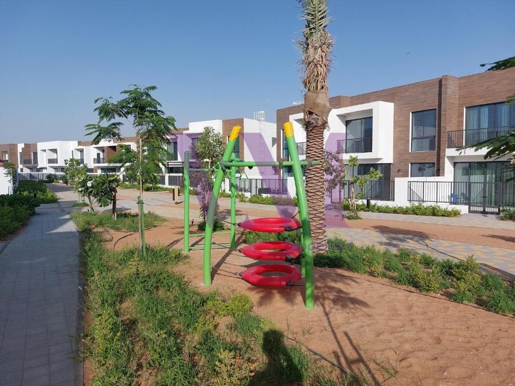 Spacious Family Villa | Excellent Condition — Mina Al Arab