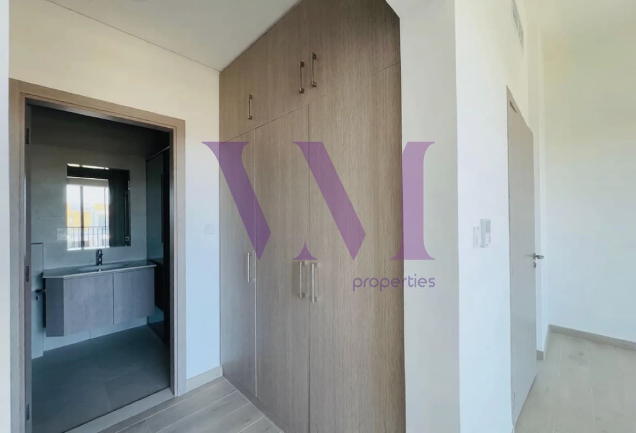 Corner Unit | Luxury Living | Excellent Condition — Mina Al Arab