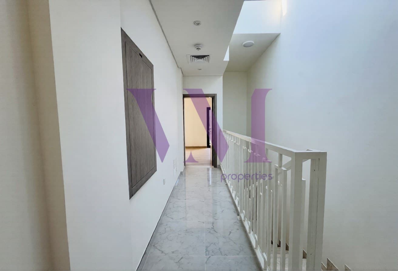 Corner Unit | Luxury Living | Excellent Condition — Mina Al Arab
