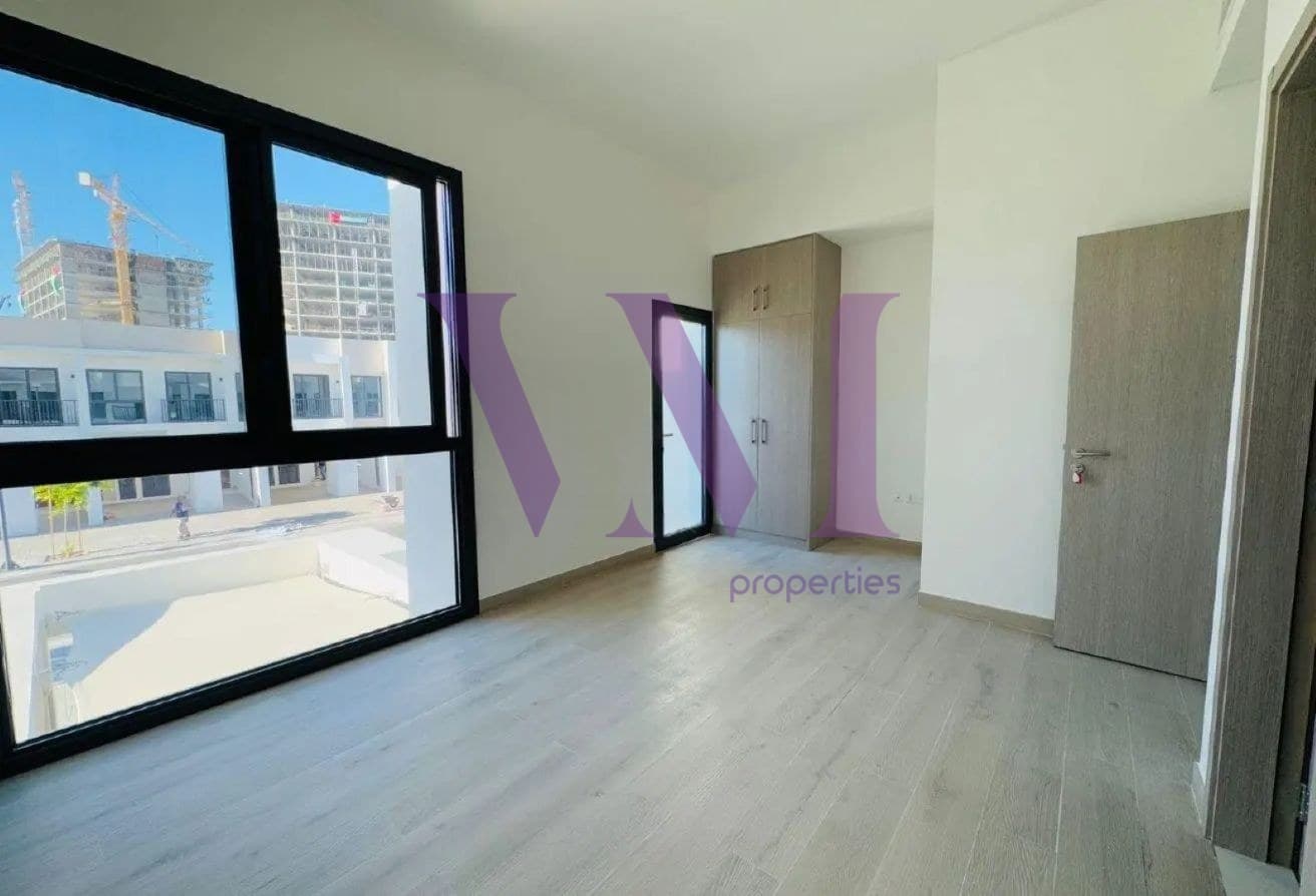 Corner Unit | Luxury Living | Excellent Condition — Mina Al Arab
