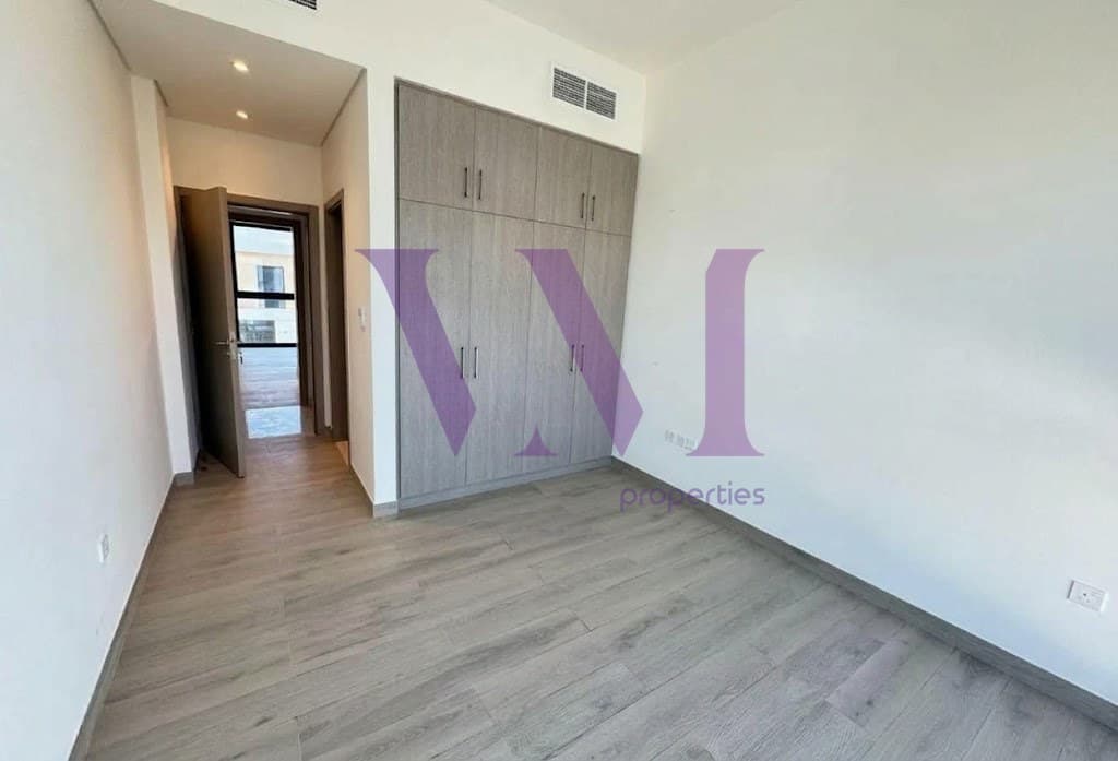 Corner Unit | Luxury Living | Excellent Condition — Mina Al Arab