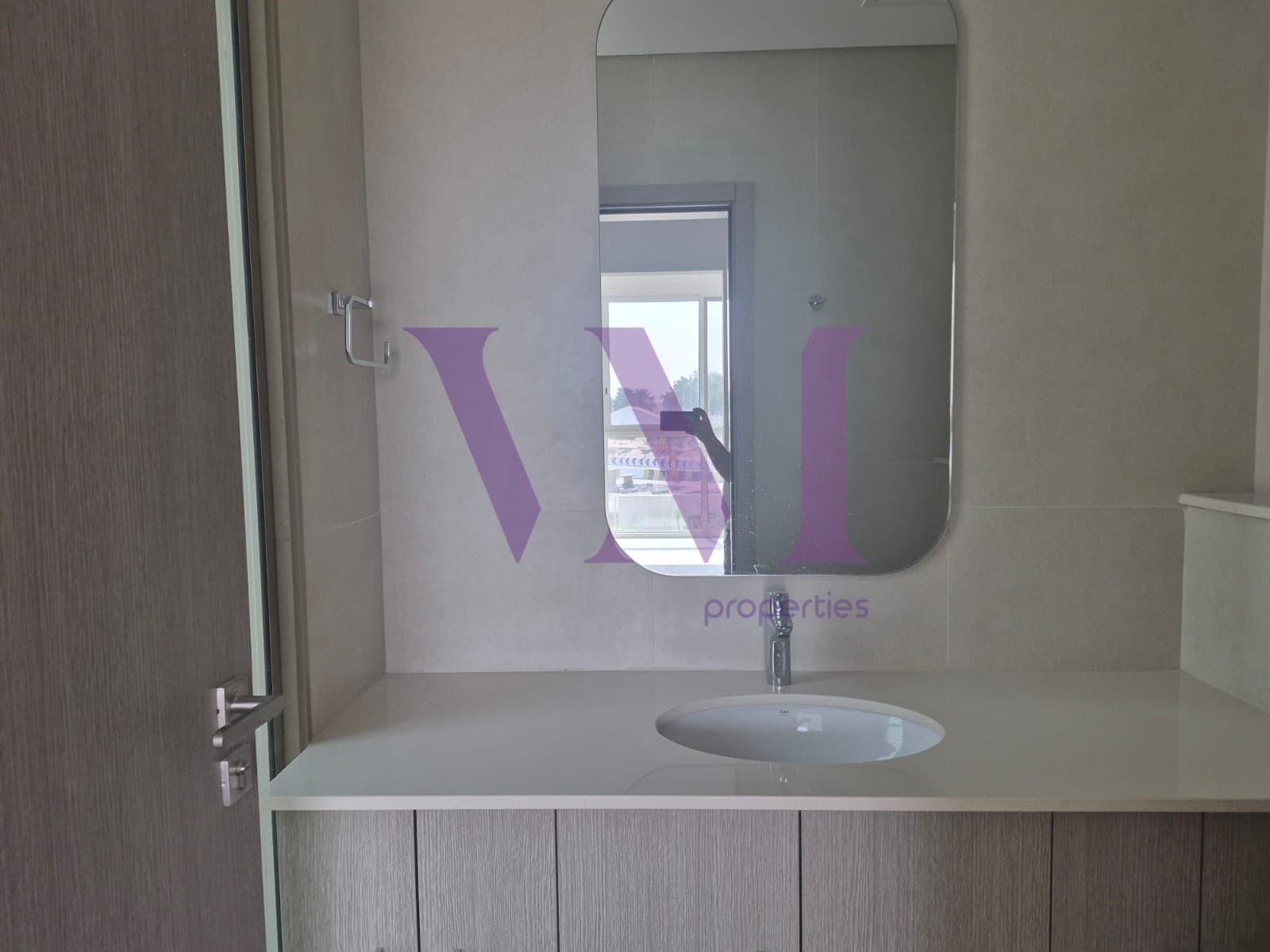 READY TO MOVE IN 3-Bed TH, Granada, Mina Al Arab — Mina Al Arab