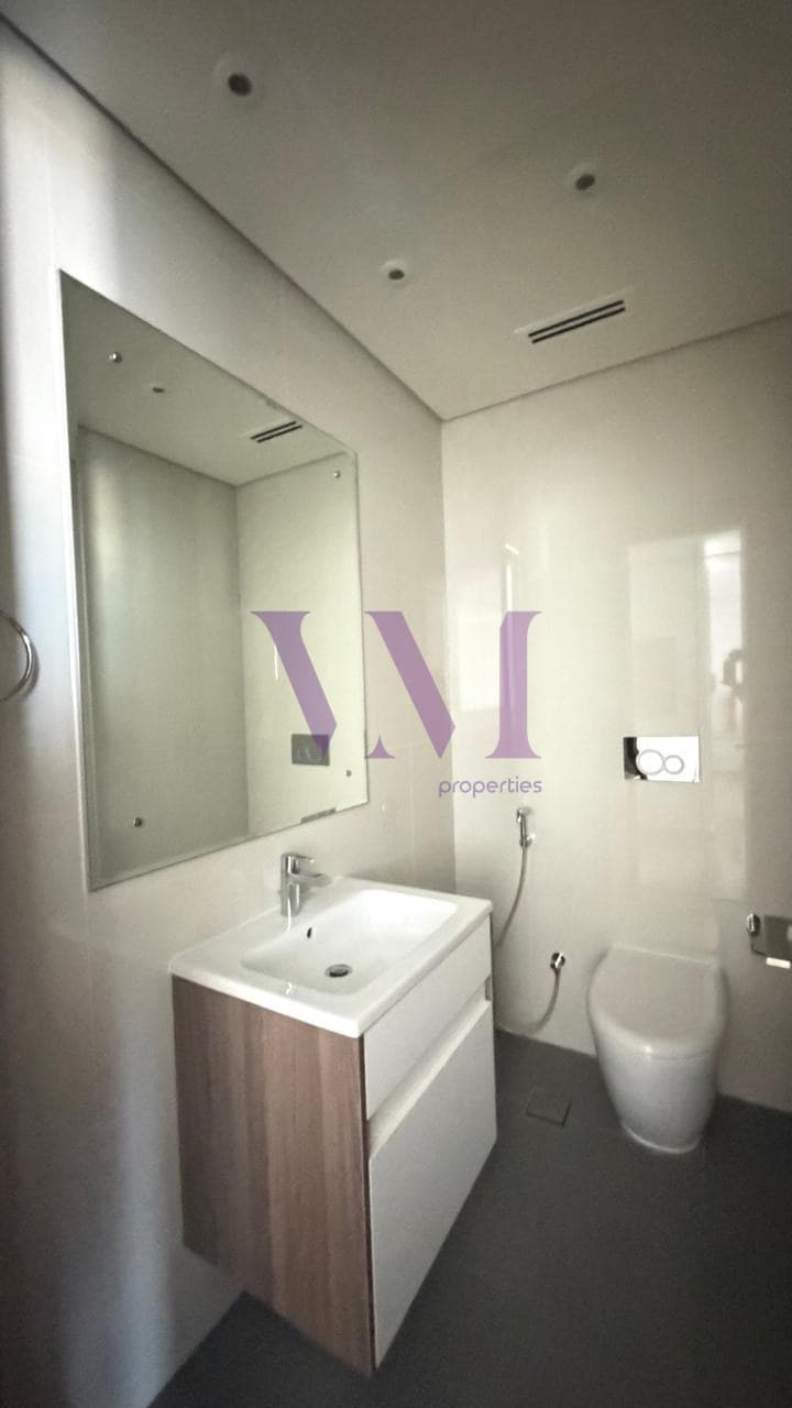 Modern 1-Bed Apartment | 8th Floor | Hot Deal — Mina Al Arab
