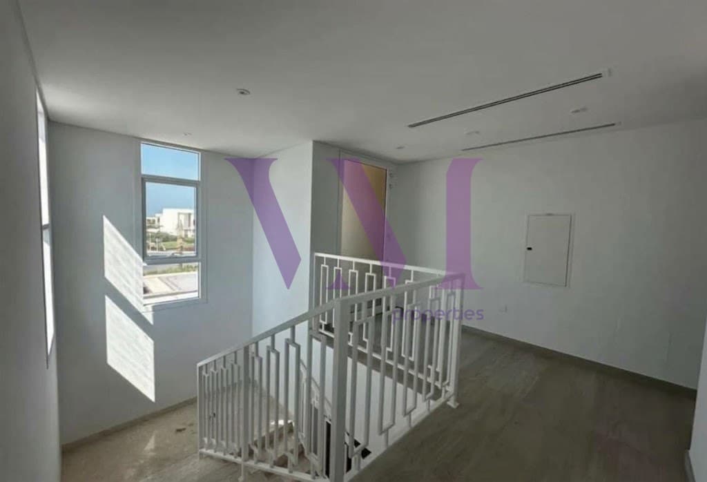 Spacious 3 BHK | Corner Unit | Near Original Price — Mina Al Arab