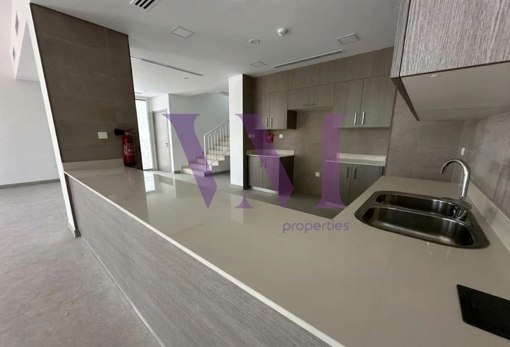 Spacious 3 BHK | Corner Unit | Near Original Price — Mina Al Arab