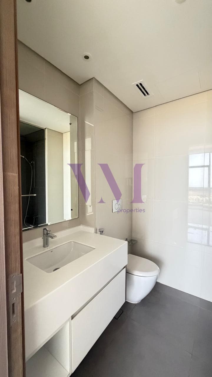 Luxury Living 1BR In Gateway 2 | Hot deal — Mina Al Arab
